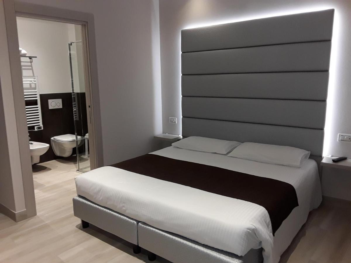 Hotel Danieli La Castellana lago di Garda Brenzone sul Garda Esterno foto