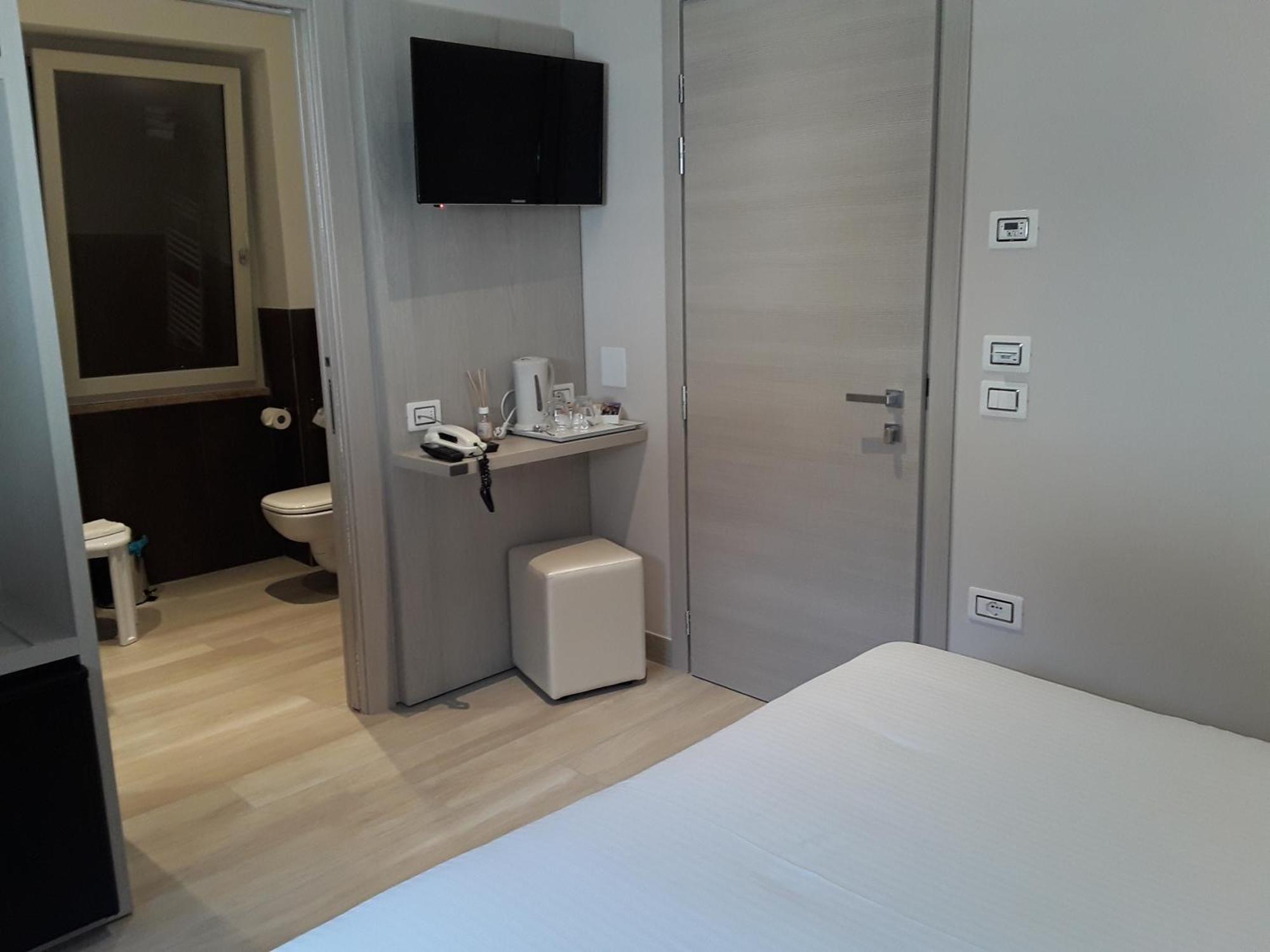 Hotel Danieli La Castellana lago di Garda Brenzone sul Garda Esterno foto