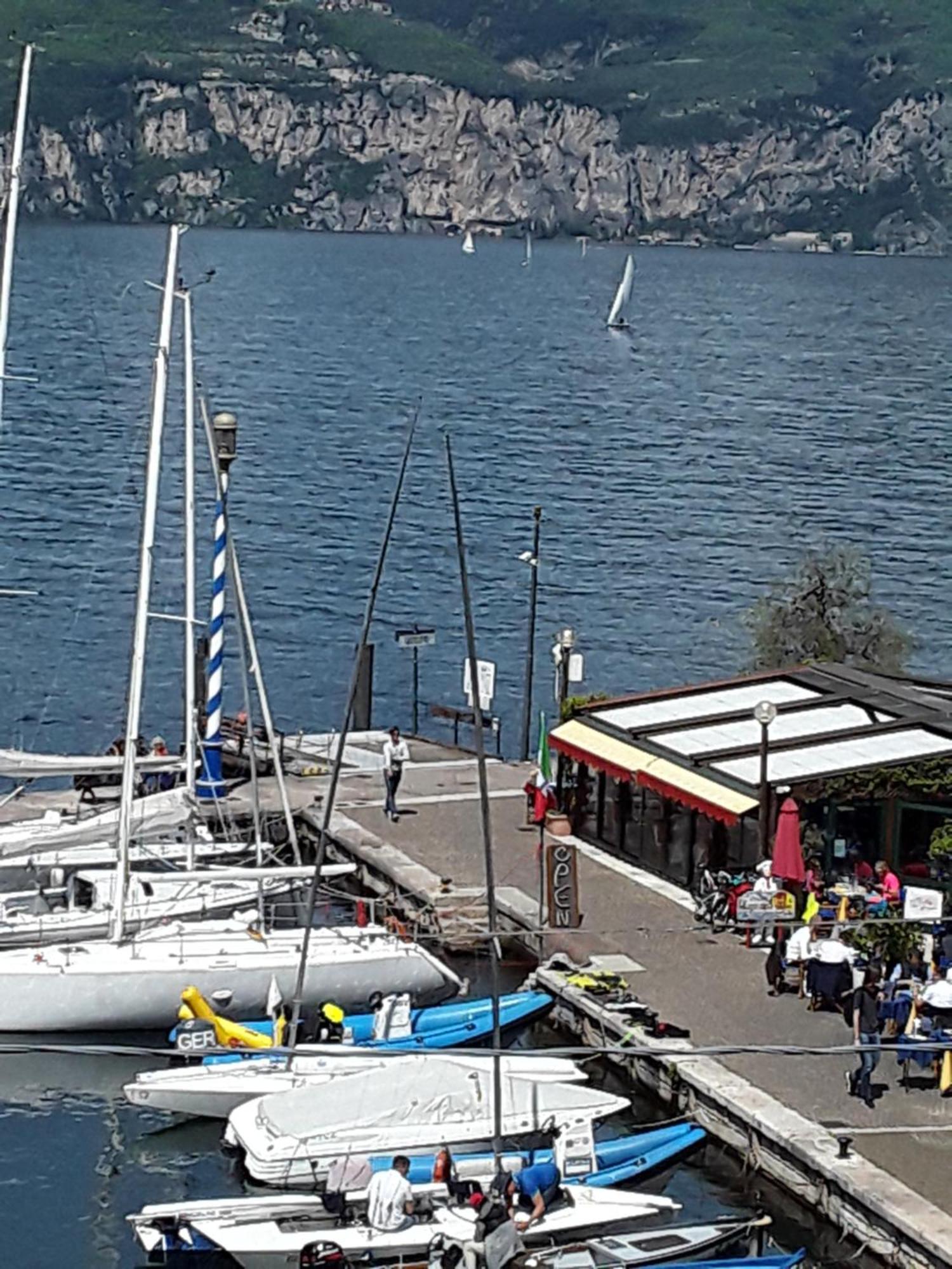 Hotel Danieli La Castellana lago di Garda Brenzone sul Garda Esterno foto