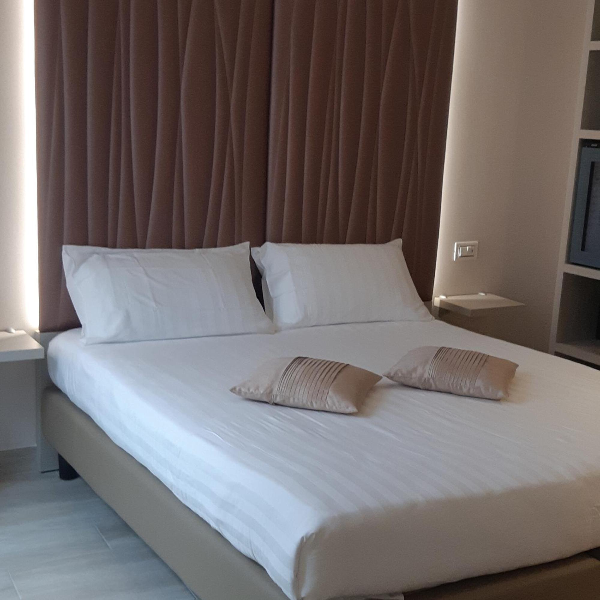 Hotel Danieli La Castellana lago di Garda Brenzone sul Garda Esterno foto