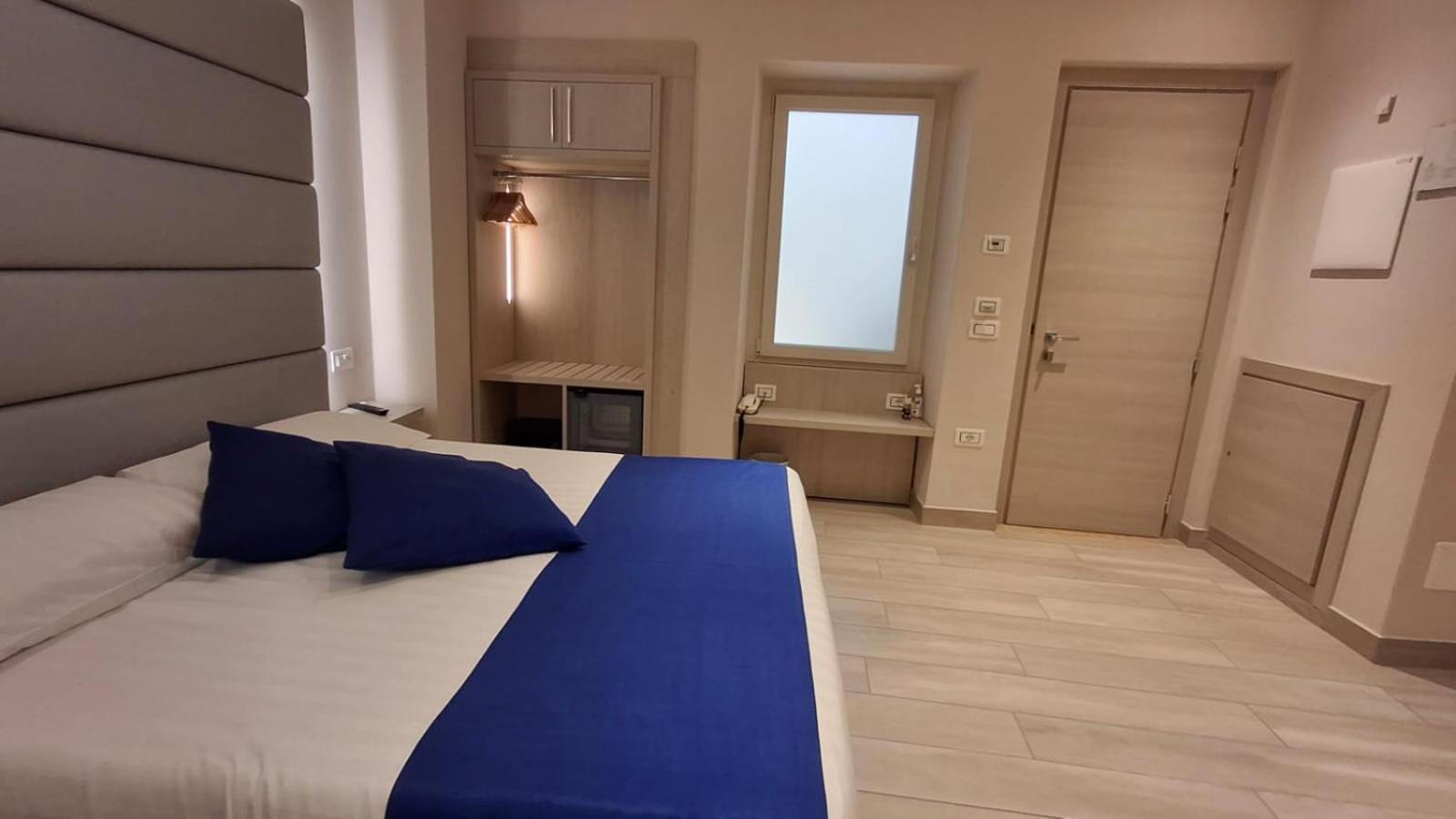 Hotel Danieli La Castellana lago di Garda Brenzone sul Garda Esterno foto