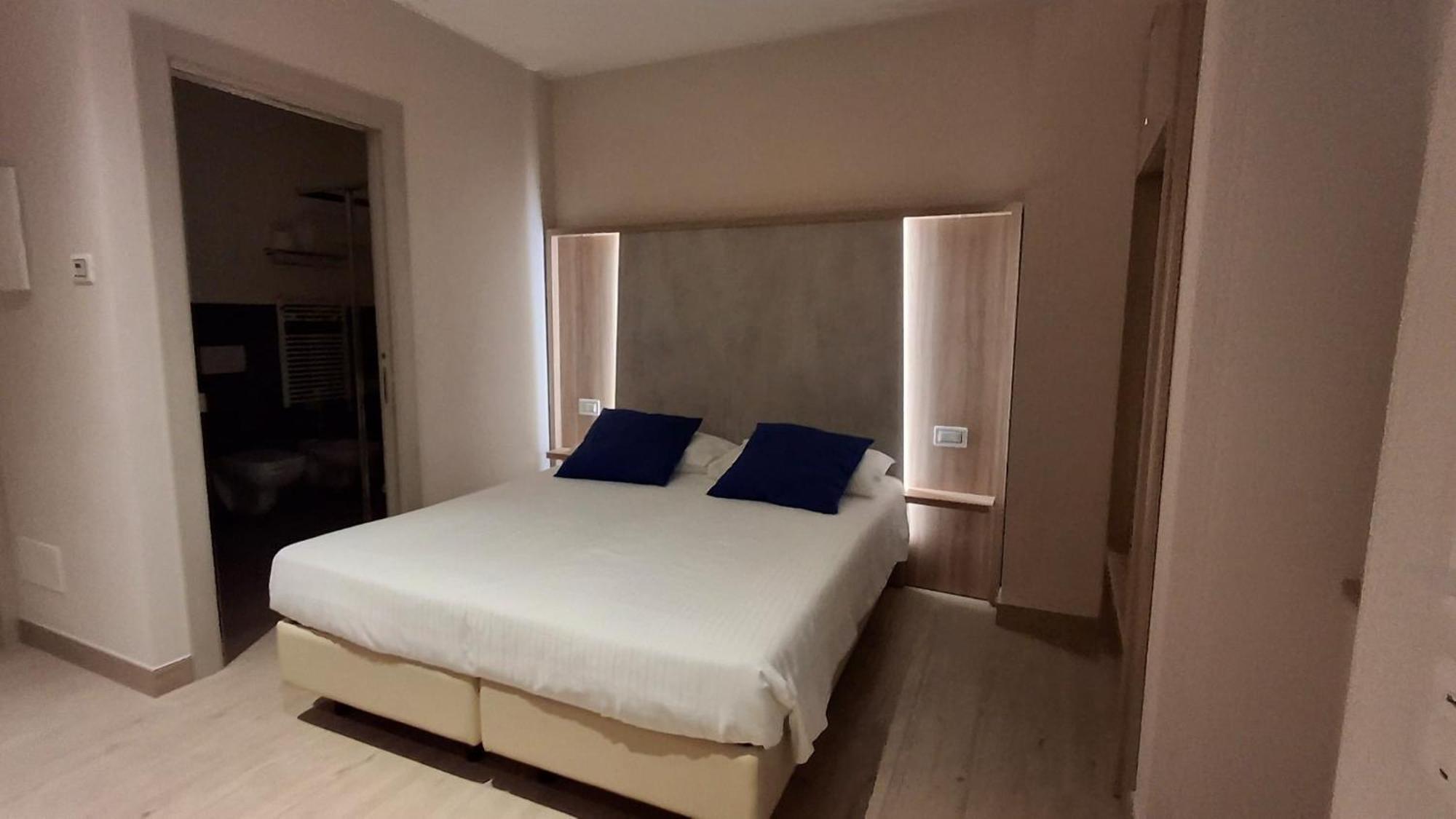 Hotel Danieli La Castellana lago di Garda Brenzone sul Garda Esterno foto