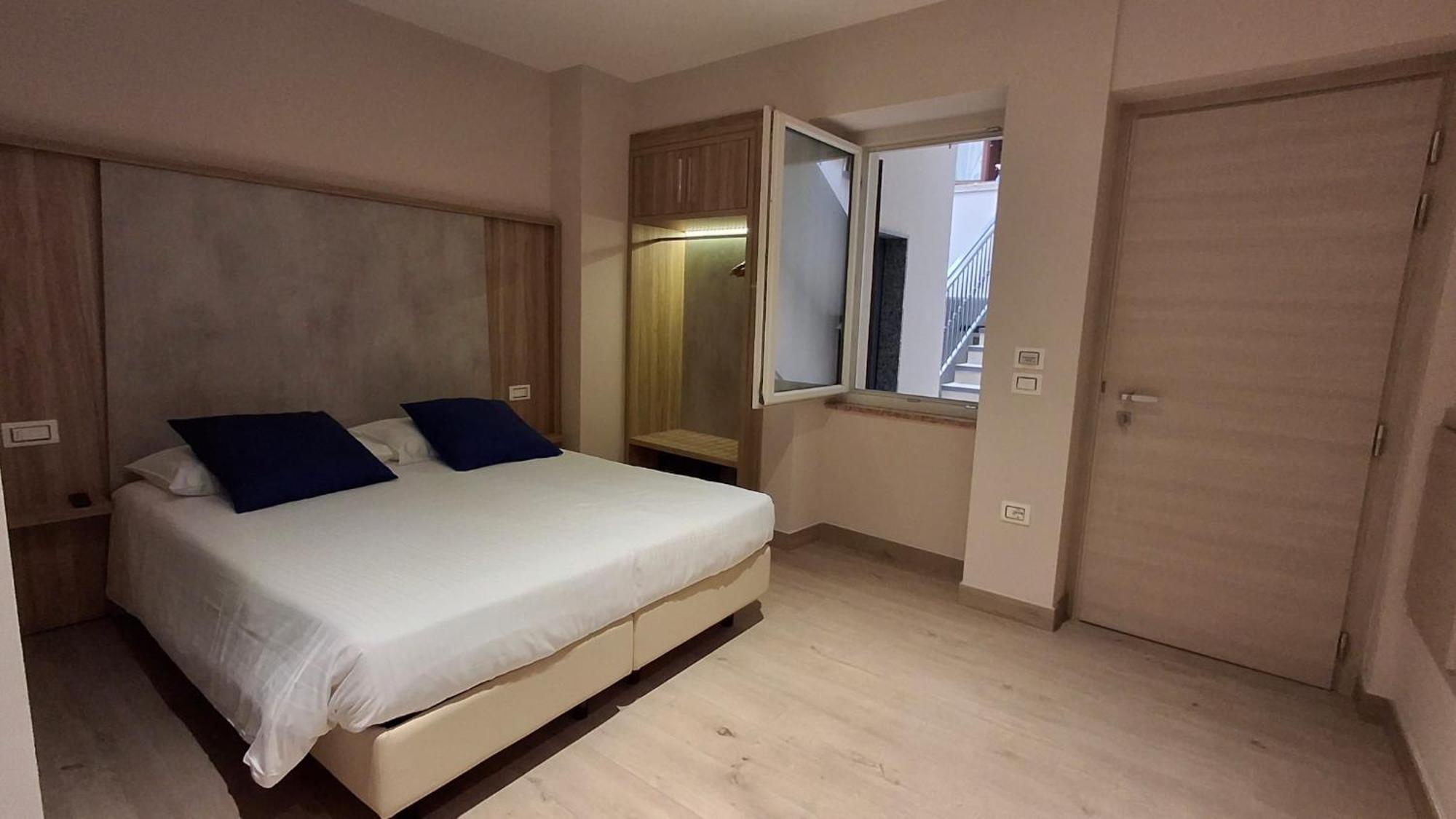 Hotel Danieli La Castellana lago di Garda Brenzone sul Garda Esterno foto