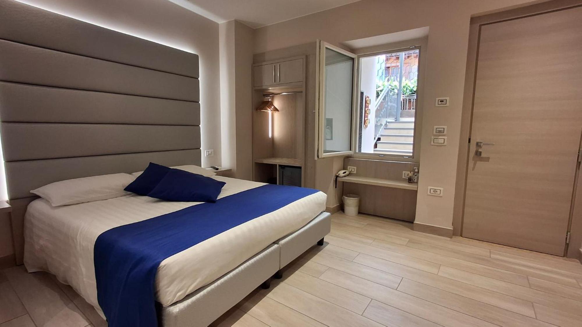 Hotel Danieli La Castellana lago di Garda Brenzone sul Garda Esterno foto