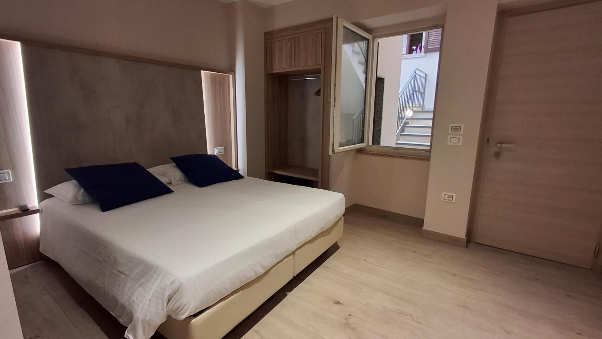 Hotel Danieli La Castellana lago di Garda Brenzone sul Garda Esterno foto